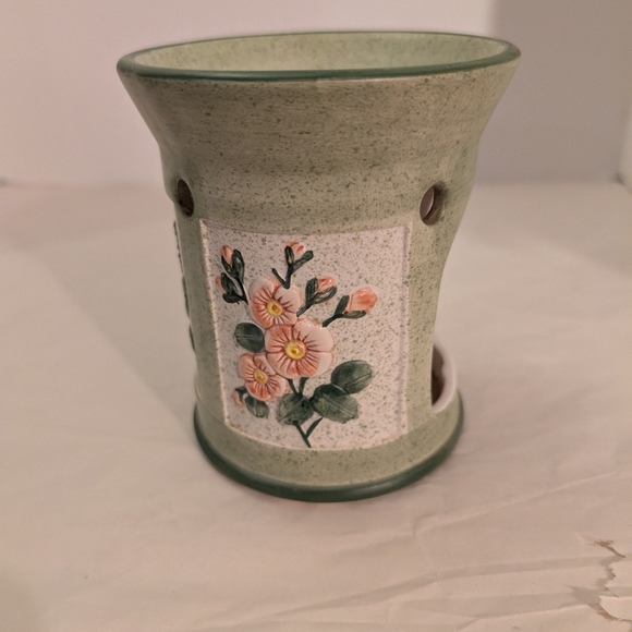 Yankee Candle Garden Flower Botanical Ceramic Tart Wax Melt Warmer - Picture 5 of 9